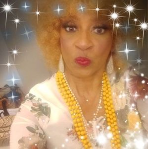 Meet your Posher, Sharon